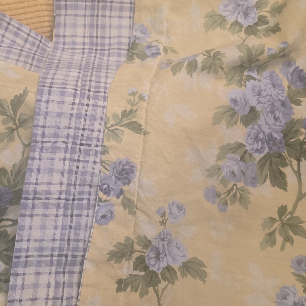 Laura Ashley Standard 24 X29 Yellow Floral Plaid Cottage Pillow Shams Pair $45 - Picture 3 of 3